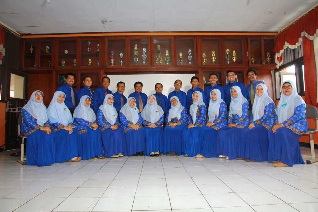 guru smp bani saleh bekasi